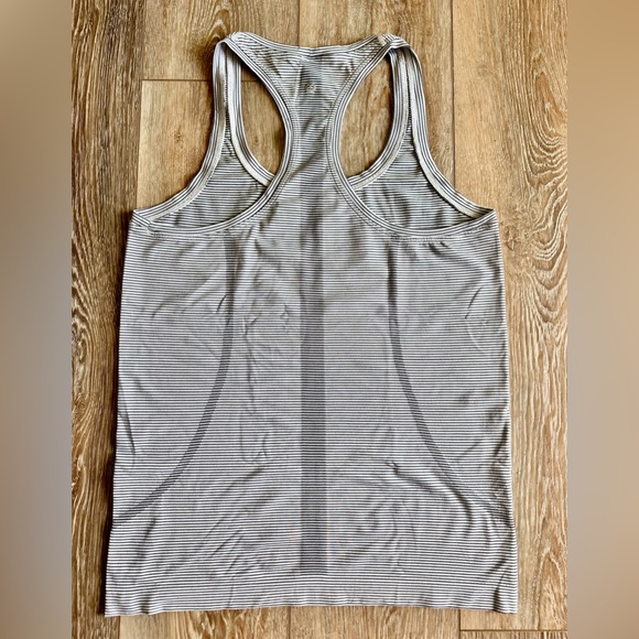 Lululemon Swiftly Tech Racerback Tank 2.0 - Picture 2 of 6